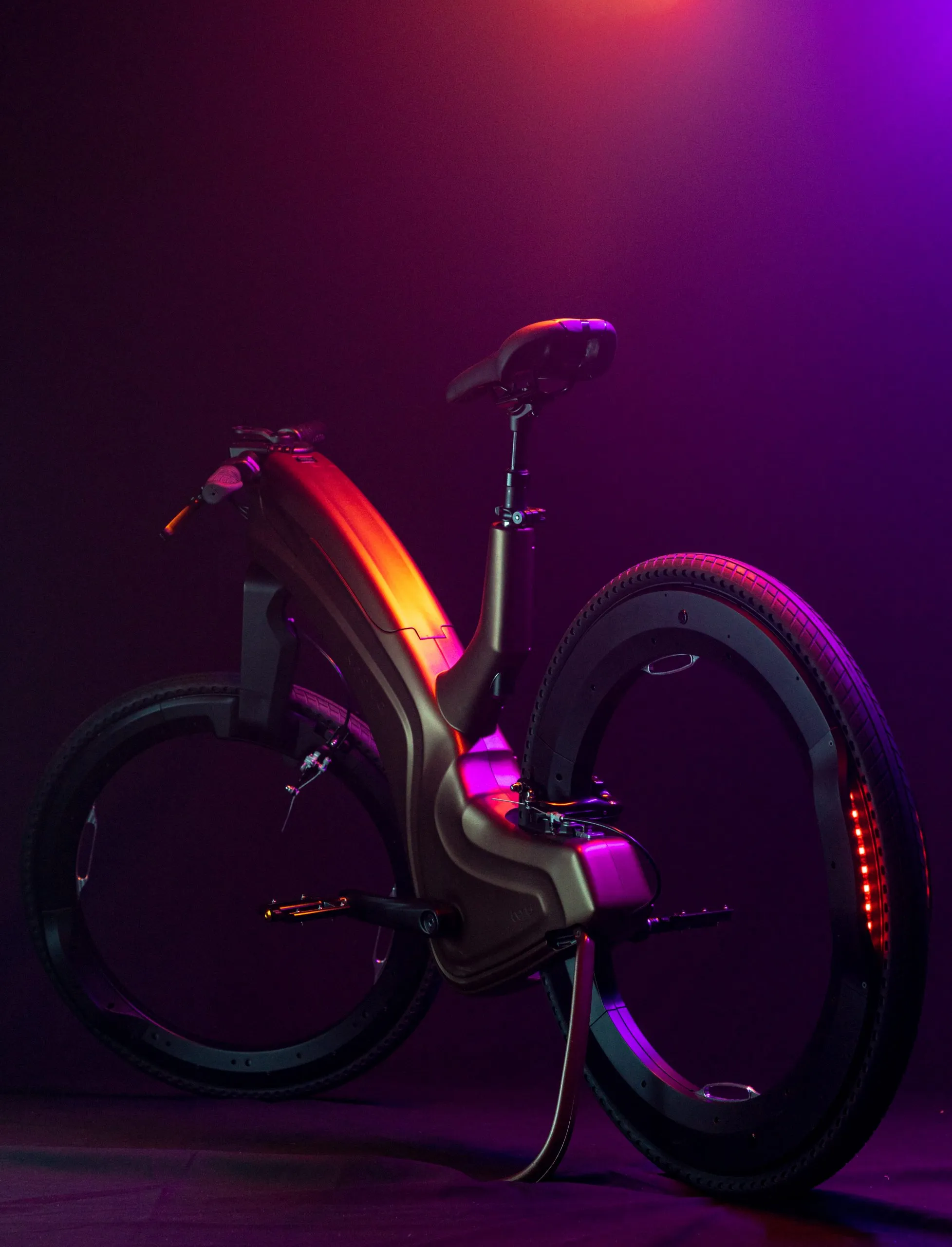 2023 Hubless E-Bike Reevo Ultimate Security, Smart Features, 37-Mile Range 2023