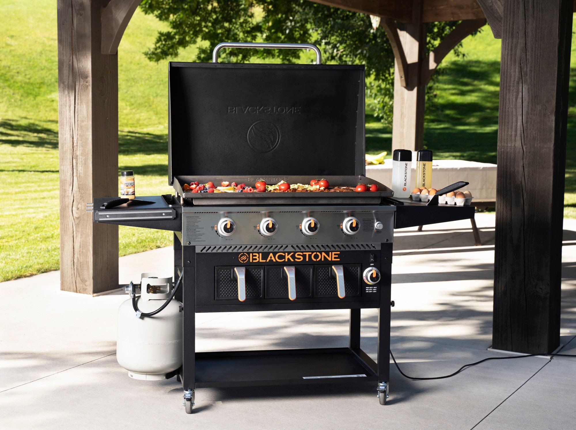 Blackstone 4-Burner 36″ Griddle with Air Fryer and Hood